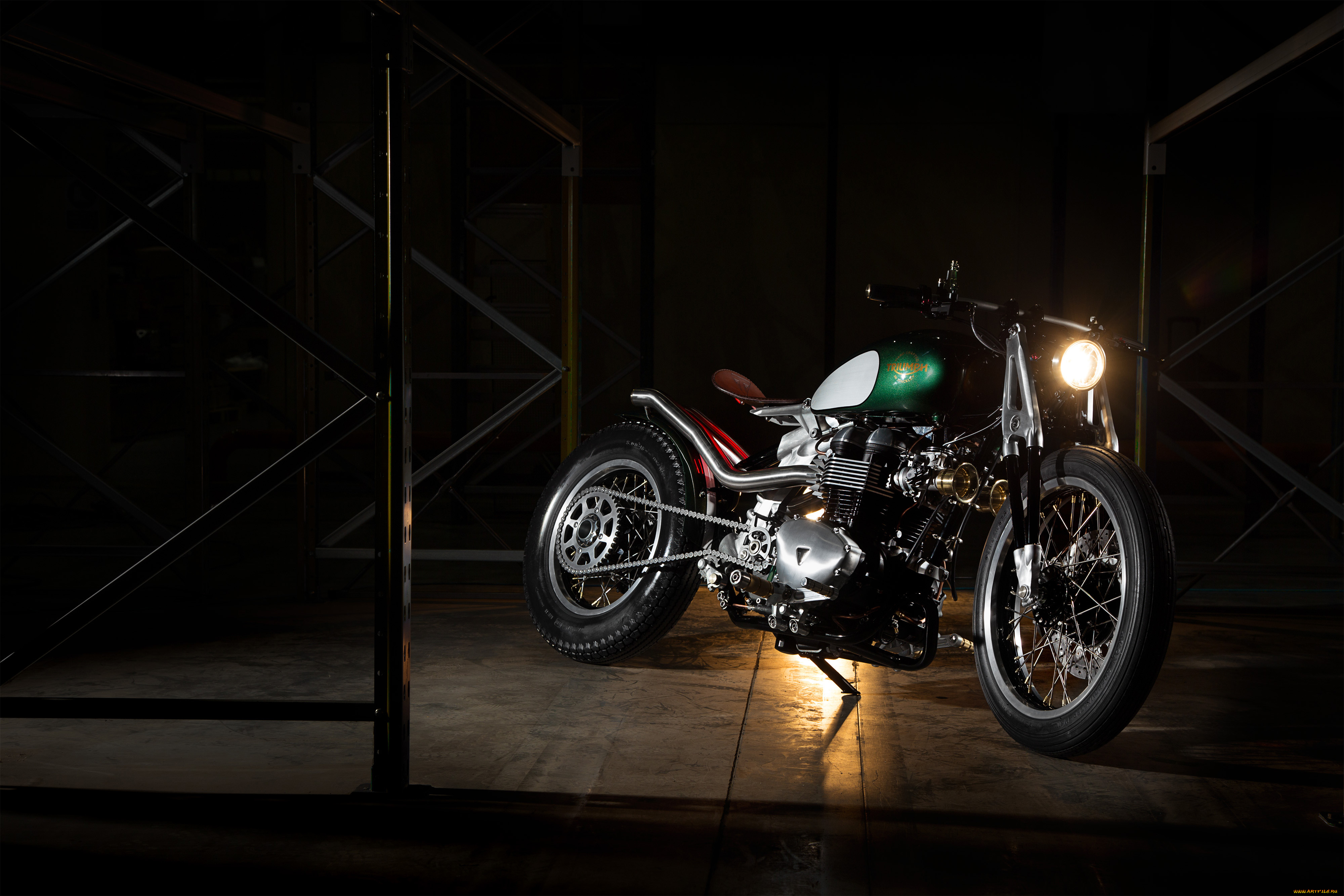 , triumph, bobber